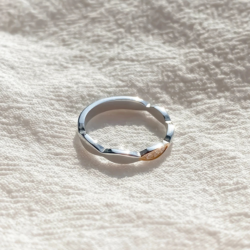 Forme Dorée Ring