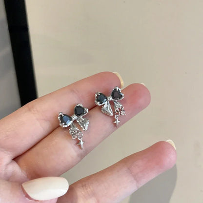 Amour Nœud Studs