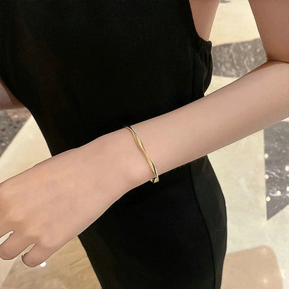 Aurum Twist Bracelet