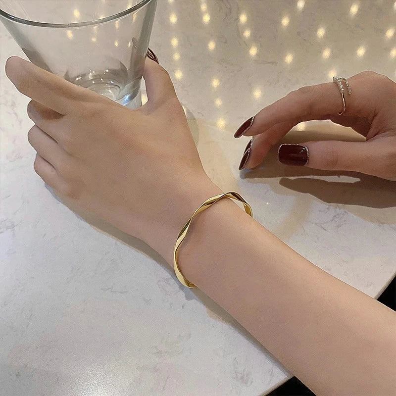 Aurum Twist Bracelet