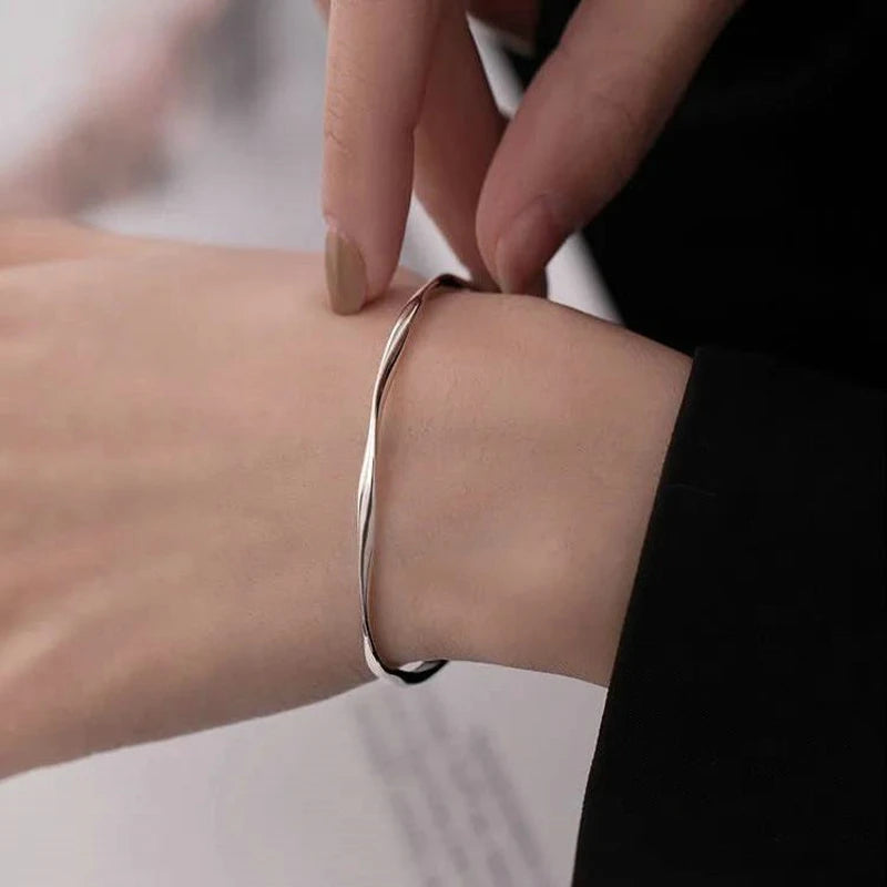 Aurum Twist Bracelet